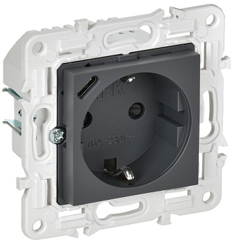 SKANDY Роз. с з/к/ш 16А с USB C 18Вт SK-R17T титан IEK